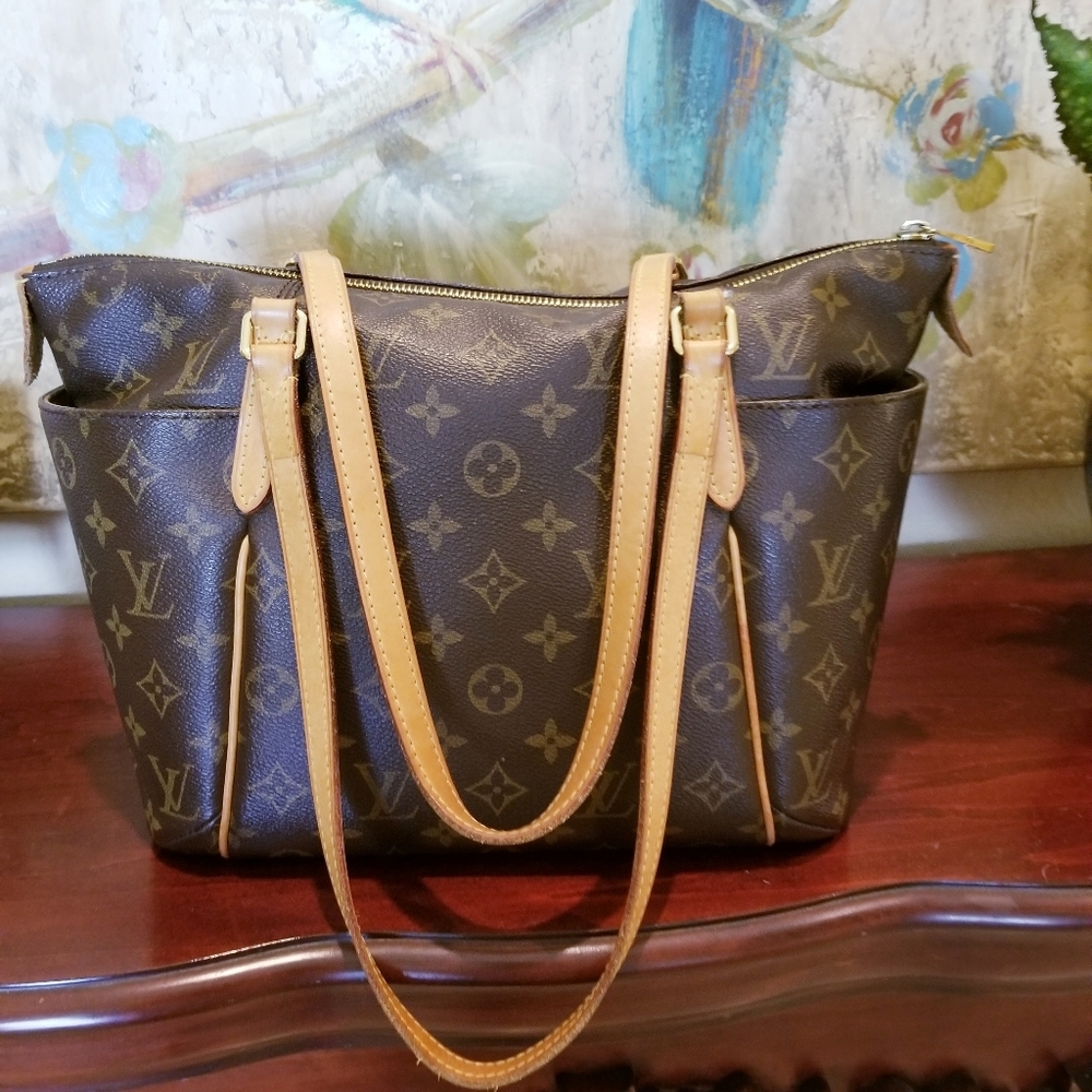 Authentic Louis Vuitton TotallyPM